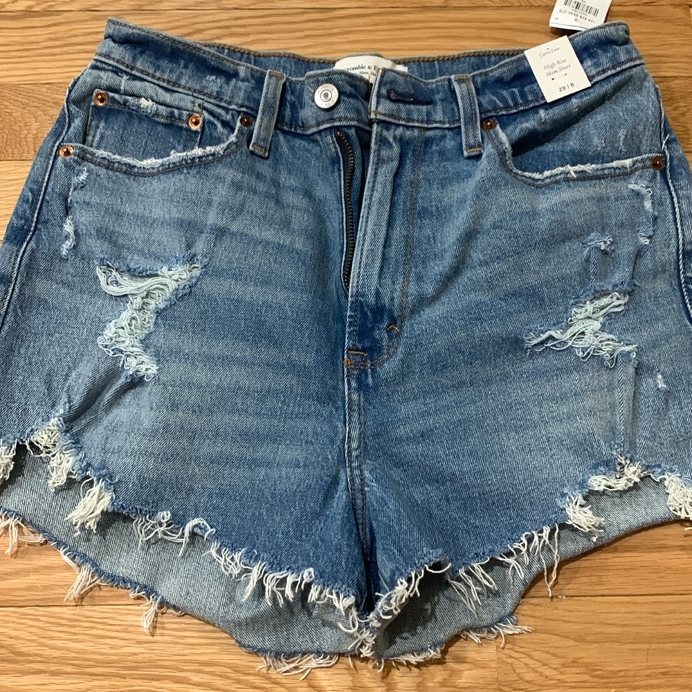 Abercrombie high rise mom short